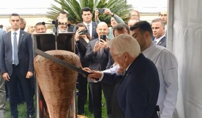 Almanya Cumhurbaşkanı Steinmeier İstanbul’da döner kesti