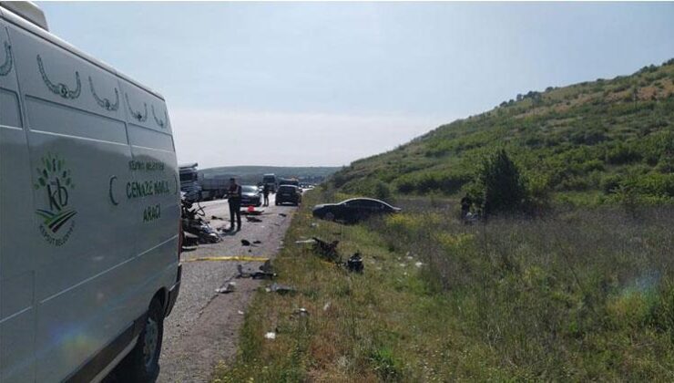 Balıkesir’de feci kaza: Anne ve oğlu hayatını kaybetti, baba ağır yaralı