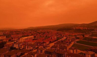 Bolu’da toz taşınımı etkisi; gökyüzü kırmızıya büründü