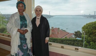 Emine Erdoğan, Nijerya Devlet Başkanı’nın eşi Oluremi Tinubu’yla bir araya geldi