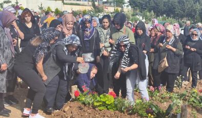 Kalp krizi sonucu hayatını kaybetmişti: Emekli polis, kızının düğün günü toprağa verildi