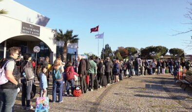 Kapıda vizeyle birlikte tatilci adalara aktı