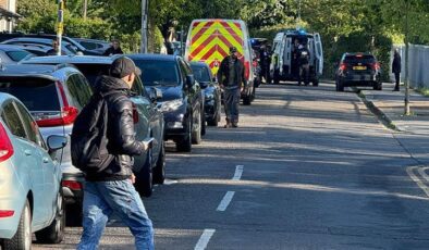 Kılıçlı saldırgan paniği! Londra ayağa kalktı…