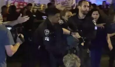 Tel Aviv’de sokaklar karıştı! İsrail polisinden CNN Türk yayına müdahale