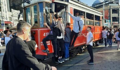 Yoğunluk nedeniyle nostaljik tramvay seferleri durduruldu