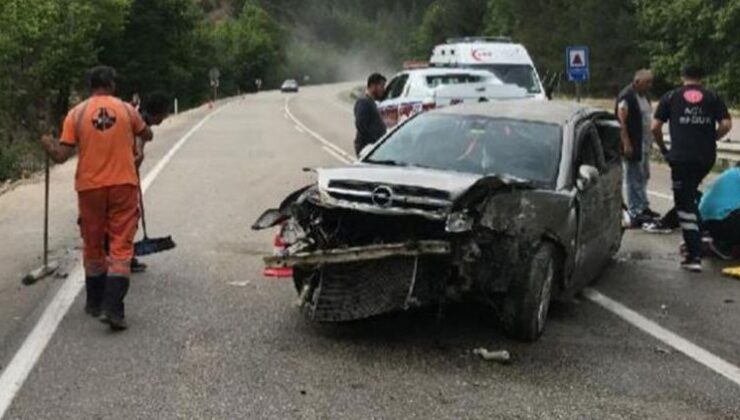 Bariyerlere çarpan otomobildeki bebek hayatını kaybetti