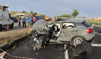 Ehliyetsiz gencin kullandığı lüks araç karşı şeride geçip kazaya neden oldu: 1 ölü, 1 yaralı