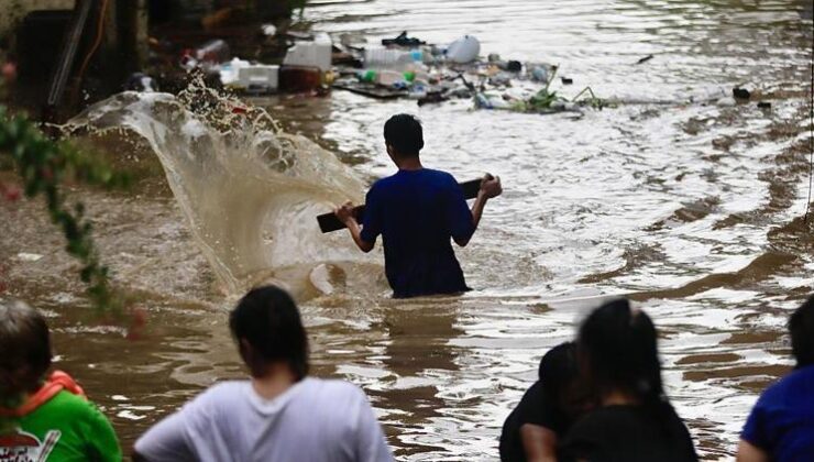 Filipinler’de Aghon Tayfunu…  3 ölü, 7 yaralı