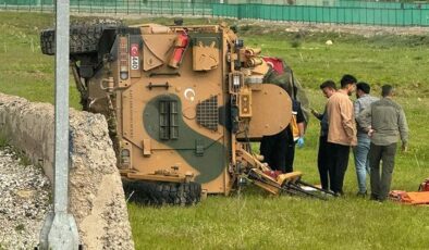 Hakkari’de askeri araç şarampole yuvarlandı: 2 yaralı