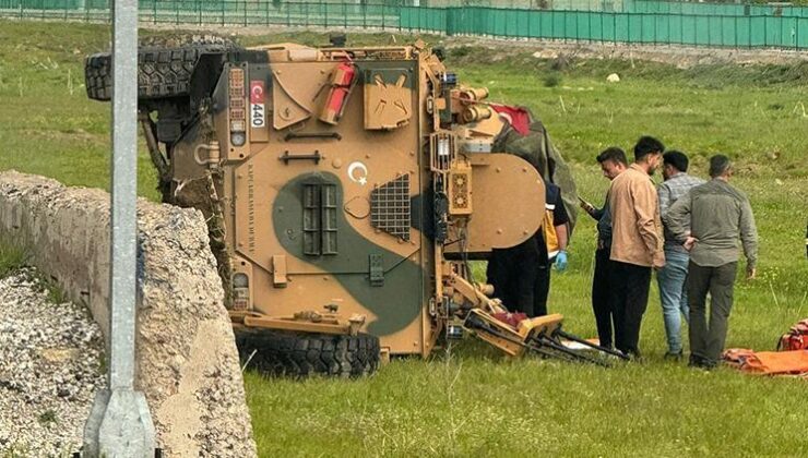 Hakkari’de askeri araç şarampole yuvarlandı: 2 yaralı