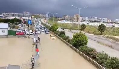 Hatay’ın 2 ilçesinde eğitime sağanak engeli