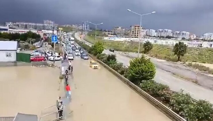 Hatay’ın 2 ilçesinde eğitime sağanak engeli