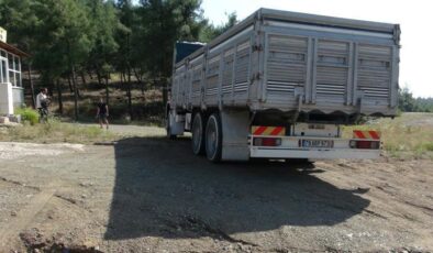 Kilis’te feci olay! Tamir etmeye çalışıyorlardı… Hareket eden kamyonun altında kalan 2 kişi hayatını kaybetti