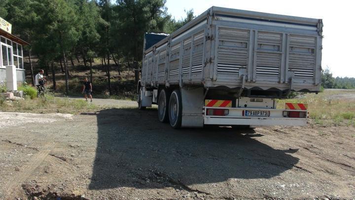 Kilis’te feci olay! Tamir etmeye çalışıyorlardı… Hareket eden kamyonun altında kalan 2 kişi hayatını kaybetti