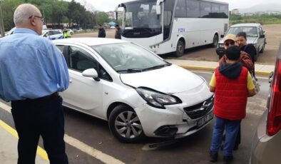 Kocaeli’de feci kaza: Otomobil bebek arabasına çarptı! 2 yaşındaki çocuk ağır yaralı