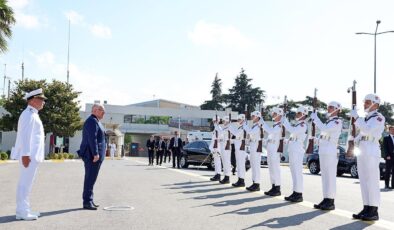 Bakan Güler, İstanbul Tersanesi Komutanlığında denetlemelerde bulundu