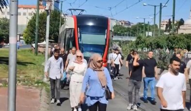 Fatih’te tramvay yolunda kaza: Seferler kısa süreliğine durdu