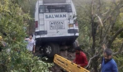 Hindistan’da 10 can kaybı… Otobüse saldırı düzenlediler….