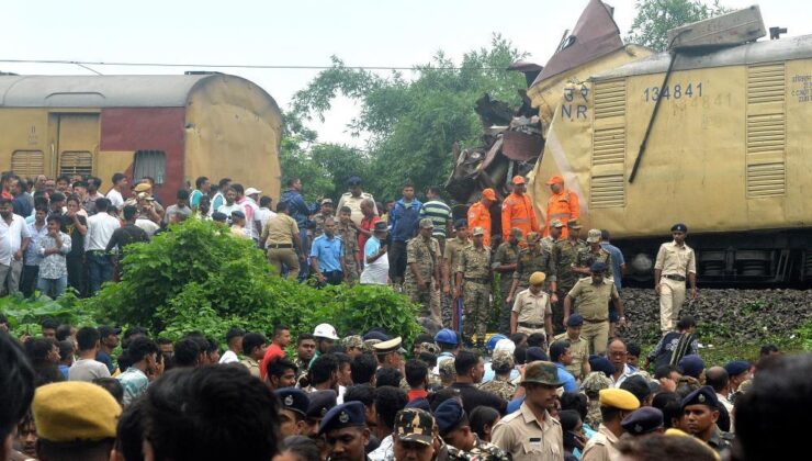 Hindistan’da tren kazası: 8 ölü, 60 yaralı