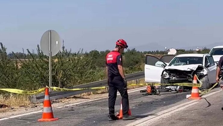 İzmir’de iki otomobil çarpıştı: Karı koca öldü, 7 yaralı