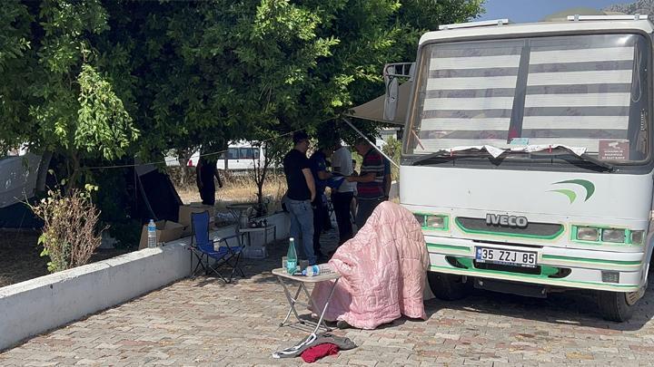 Antalya’da şüpheli ölüm! Arkadaşını sandalye üzerinde ölü buldu