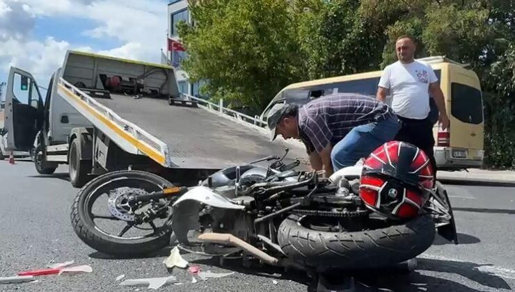 Avcılar’da feci kaza: Çekiciye çarpan motosikletteki baba ile oğlu öldü