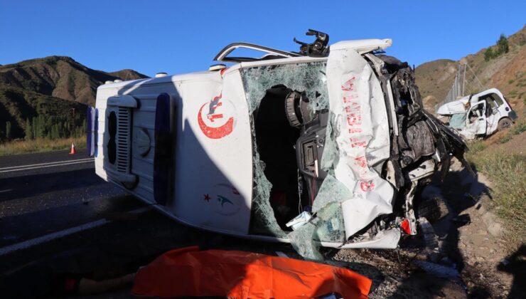 Erzurum’da feci kaza! Ambulans ve otomobil çarpıştı: 4 ölü, 1 yaralı