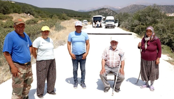 Güllerinin kuruduğunu söyleyip yolu kapattı… ‘Büyük zarardayım’