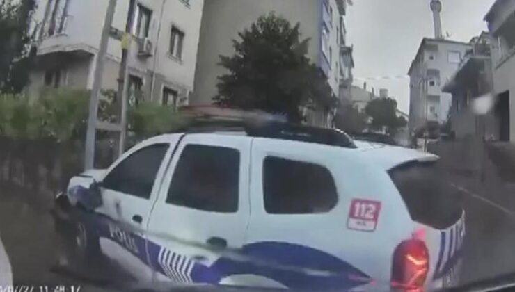 İstanbul’da otomobilin polis aracına çarptığı an kamerada