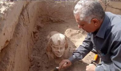 Mısırlı sahte şeyhlerin mezar açtırmak için 8 yaşındaki bir çocuğu ellerini keserek öldürdüğü ortaya çıktı