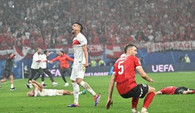 Siyasilerden A Milli Futbol Takımı’na tebrik mesajları