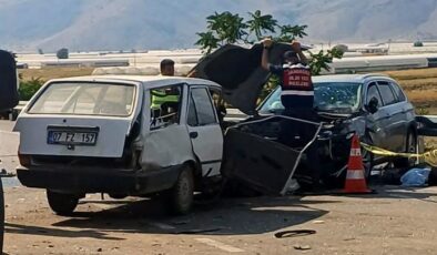 Burdur’da 3 aracın karıştığı kazada 1 kişi hayatını kaybetti, 3 kişi yaralandı