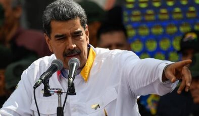 Maduro, ellerindeki tüm tutanakları Yüksek Mahkeme’ye teslim edeceklerini duyurdu