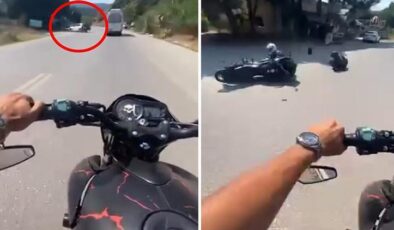 Motosiklet ile otomobil çarpıştı! Kaza anı kask kamerasında