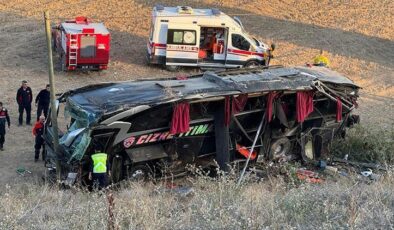 Afyonkarahisar’da yolcu otobüsü devrildi: 21 yaralı