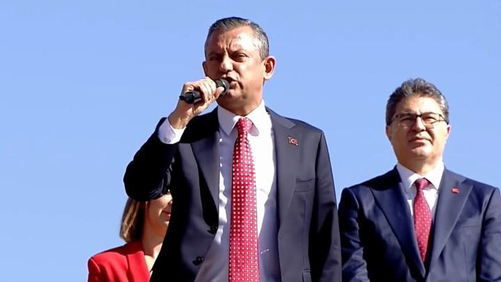 CHP lideri Özel: Şehit analarının, şehit babalarının rızası olmayacak hiçbir şeyin tarafında değiliz