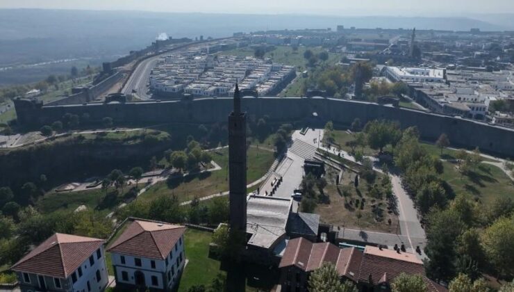 Diyarbakır’da, surlardan düşen Zeynep Nursima’dan acı haber