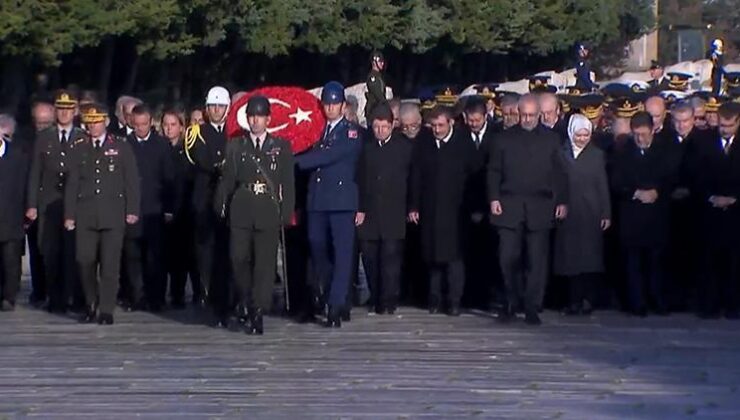 Atatürk’ü saygıyla anıyoruz… Cumhurbaşkanı Erdoğan’ın başkanlığındaki devlet erkanı Anıtkabir’de