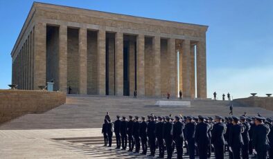 Emniyet teşkilatı üyelerindeb, Anıtkabir’i ziyaret