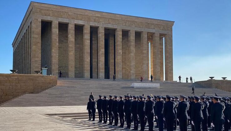 Emniyet teşkilatı üyelerindeb, Anıtkabir’i ziyaret