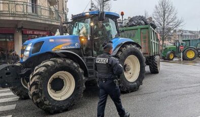 Fransız çiftçilerin protestosu sürüyor! Bordeaux Limanı’na erişim engellendi