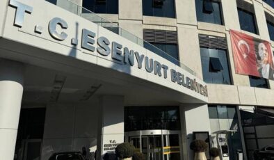 Görevden uzaklaştırılan Ahmet Özer’in Esenyurt Belediyesinde işe aldığı 7 yakınının iş akitleri feshedildi