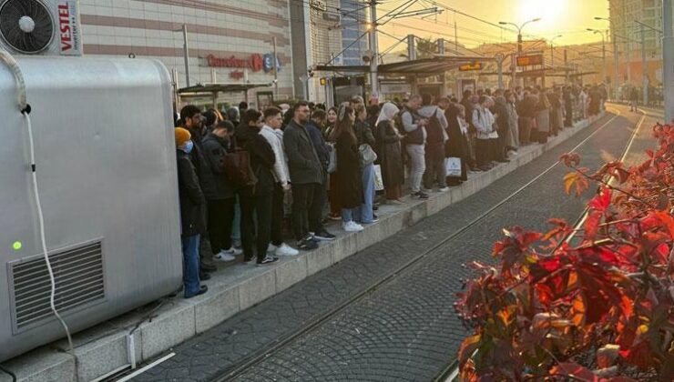 İstanbul’da toplu ulaşım ve bazı yollarda trafik yoğunluğu