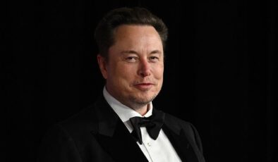 Musk İngiltere’yi hedefine koydu