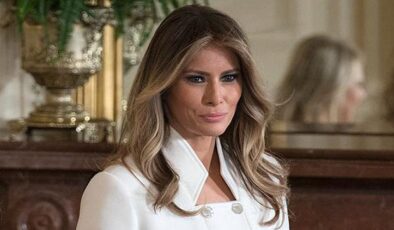 Tüm gözler First Lady Trump’ın üzerindeydi… Gülümsemesi gözlerden kaçmadı… Melania Trump Kimdir?