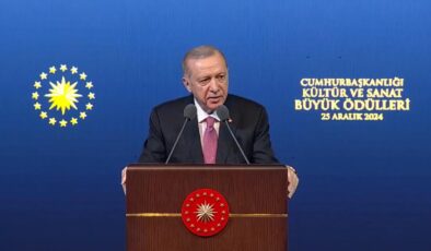 Cumhurbaşkanı Erdoğan’dan açıklamalar: Kültür-sanat insanlarımıza destek olmaya devam edeceğiz