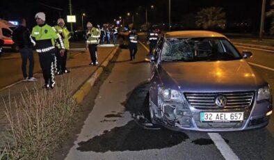 Feci kaza kamerada… Kardeşini korumak isteyen ağabey, otomobilin çarpmasıyla hayatını kaybetti