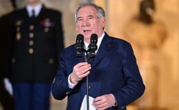 Fransa’da Başbakan Bayrou yeni hükümeti kurdu