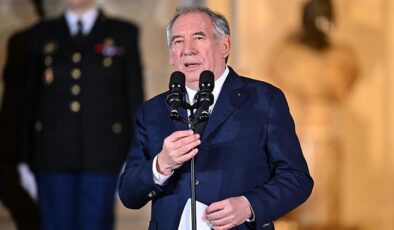 Fransa’da Başbakan Bayrou yeni hükümeti kurdu