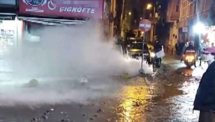 Kadıköy’de kanalizasyon borusu patladı: 15 gündür burada su sızıyor